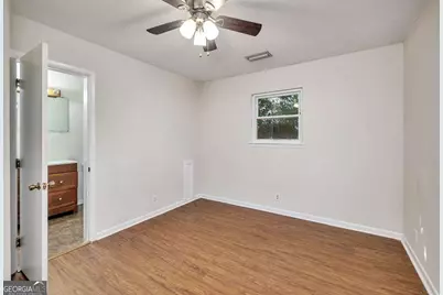 239 Broadway Street, Saint Simons, GA 31522 - Photo 11