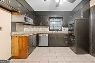 592 Hunnicutt Rd SE, Mableton, GA 30126 - Photo 9