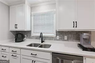 203 Green Cove Dr, Brunswick, GA 31525 - Photo 11