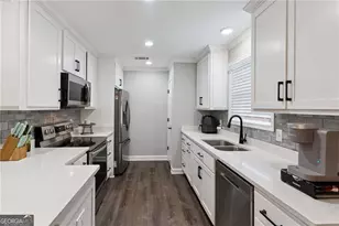 203 Green Cove Dr, Brunswick, GA 31525 - Photo 9