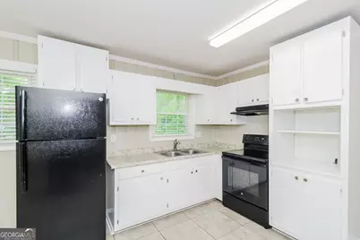 5550 Longmeadow Lane, Atlanta, GA 30349 - Photo 9