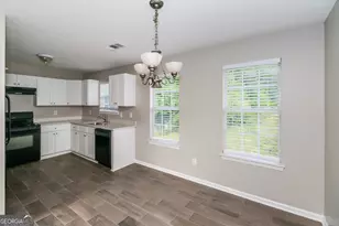 7550 Sugarcreek Dr, Riverdale, GA 30296 - Photo 7