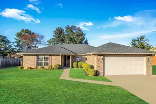 205 Bridgemont Way, Hinesville, GA 31313 - Photo 3