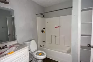 301 Deerfield Dr, Jonesboro, GA 30238 - Photo 5