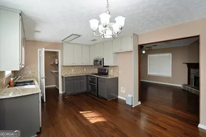 130 Nicki Court, Hampton, GA 30228 - Photo 9