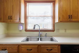 2303 S Sherwood Dr, Valdosta, GA 31602 - Photo 15