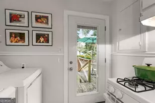 2130 Hanson St, Savannah, GA 31404 - Photo 9