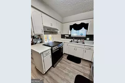 1802 W Golden Road W, Tifton, GA 31793 - Photo 13