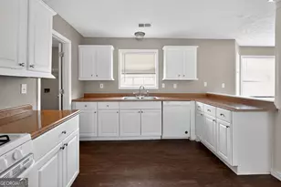 2391 Harmony Ridge Ct, Lithonia, GA 30058 - Photo 15