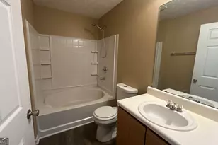 3203 Fairington Ridge Cir, Lithonia, GA 30038 - Photo 15