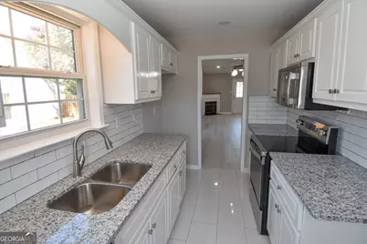 1627 Summerwoods Circle, Griffin, GA 30224 - Photo 11