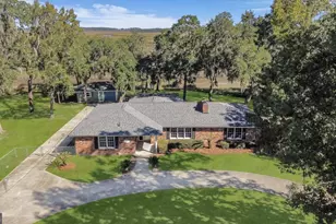 1613 Lake Dr, Midway, GA 31320 - Photo 1