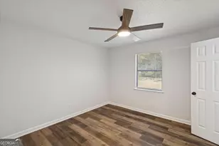 186 Community Cir, Jesup, GA 31545 - Photo 7