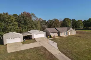 177 Abbottsford Rd, Lagrange, GA 30240 - Photo 1