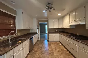 308 Wynterhall Dr, Griffin, GA 30224 - Photo 3