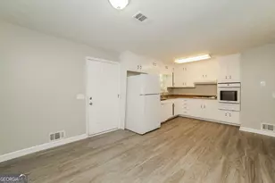 608 Upland Ridge Dr NW, Conyers, GA 30012 - Photo 7