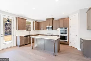 2596 Parkside Wy, Gainesville, GA 30507 - Photo 11