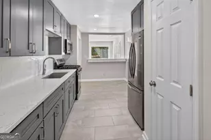 475 Center Hill Ave NW, Atlanta, GA 30318 - Photo 13