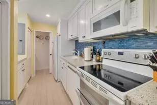 548 Oglethorpe Ave, Saint Simons, GA 31522 - Photo 9