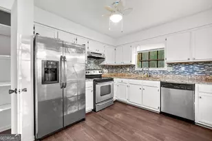 10448 Tara Pointe Dr, Jonesboro, GA 30238 - Photo 11