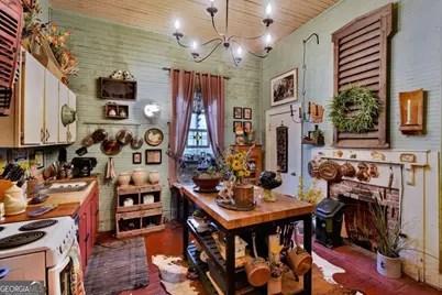 2229 Reynolds Street, Brunswick, GA 31520 - Photo 11