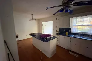 210 Hearthstone Dr, Lagrange, GA 30241 - Photo 3