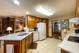 2117 W Grantville Rd, Grantville, GA 30220 - Photo 13