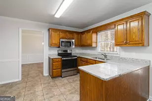 3477 Chinaberry Ln, Snellville, GA 30039 - Photo 13