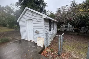 210 Sycamore St, Swainsboro, GA 30401 - Photo 7