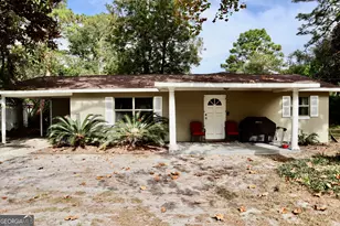 111 Davis St, Saint Marys, GA 31558 - Photo 1