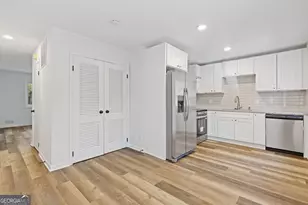 2414 Peachwood Cir NE, Atlanta, GA 30345 - Photo 11