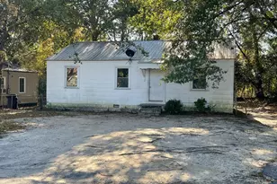 210 8th St, Dublin, GA 31021 - Photo 1