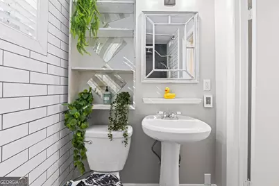 394 6th Street NE #2, Atlanta, GA 30308 - Photo 9