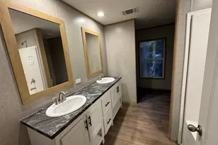 215 Poplar Cir, West Point, GA 31833 - Photo 9