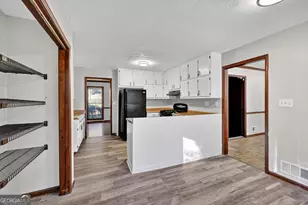 1378 Stoneleigh Hill Rd, Lithonia, GA 30058 - Photo 9