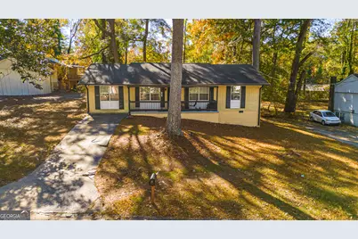 761 Robert E Lee Parkway, Jonesboro, GA 30238 - Photo 3