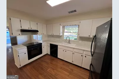 311 Fairmont Drive, Dublin, GA 31021 - Photo 3