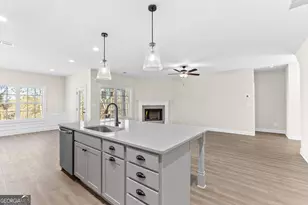 310 Airview Dr, Warner Robins, GA 31093 - Photo 25