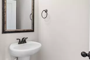 310 Airview Dr, Warner Robins, GA 31093 - Photo 11