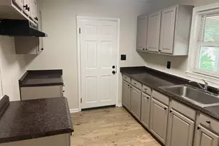 784 Spring Valley Dr, Forest Park, GA 30297 - Photo 3