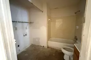 4561 Garden Hills Dr, Stone Mountain, GA 30083 - Photo 9