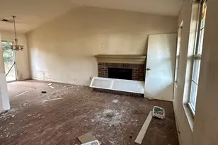 4561 Garden Hills Dr, Stone Mountain, GA 30083 - Photo 3