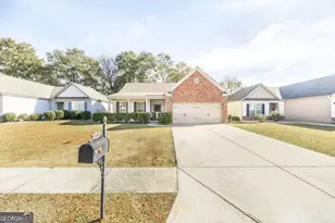 135 Abelia Ln, Byron, GA 31008 - Photo 3