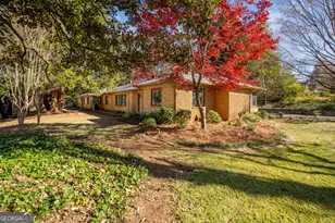 292 Chenocetah Dr, Cornelia, GA 30531 - Photo 3