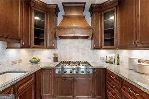 2233 Peachtree Rd NE, Atlanta, GA 30309 - Photo 27