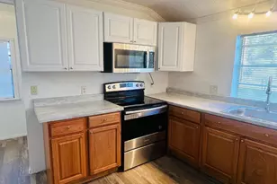 11 W Moore St, Statesboro, GA 30458 - Photo 5