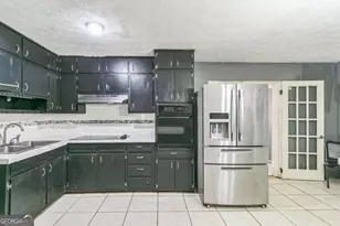 927 Slash Pine Rd, Forest Park, GA 30297 - Photo 7