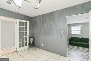 927 Slash Pine Rd, Forest Park, GA 30297 - Photo 9