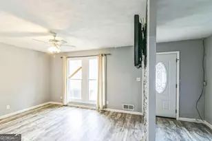 927 Slash Pine Rd, Forest Park, GA 30297 - Photo 5