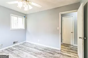 927 Slash Pine Rd, Forest Park, GA 30297 - Photo 11